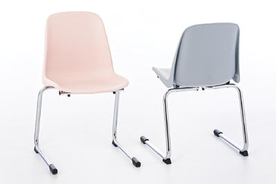 Robuste Schulstühle mit C-Freischwinger
